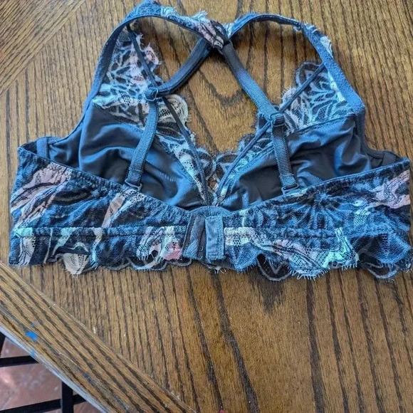 PINK bralette. Size medium - Picture 2 of 4